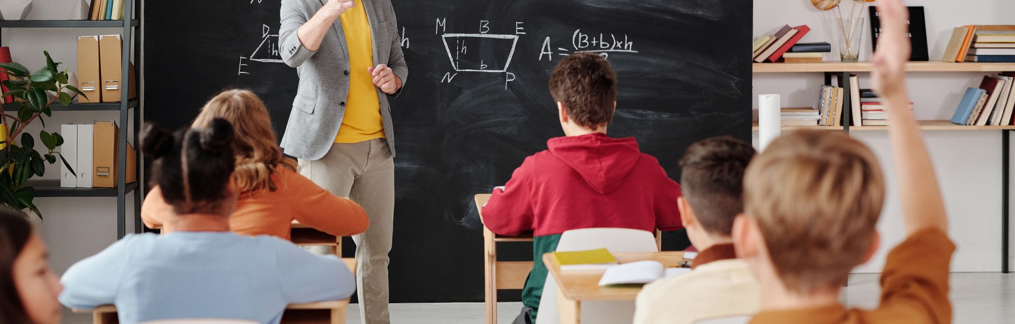 A teacher and student in conversation